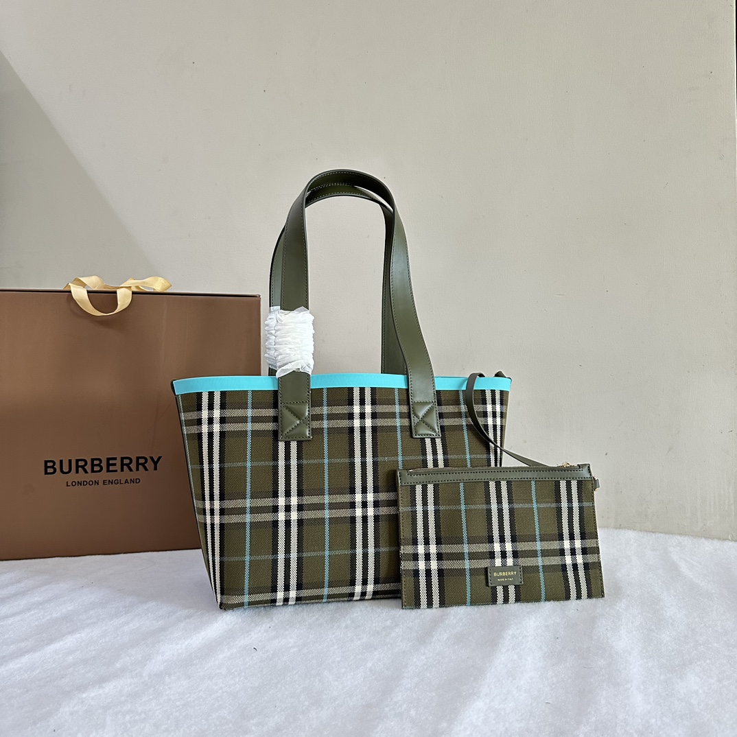 Burberry_Tote-44_x_16_x_